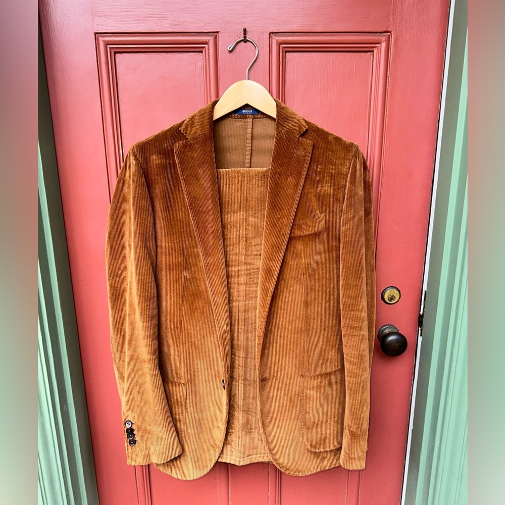 Boggi Milano Suits
Local pick up : Larchmont Village Los Angeles 90020